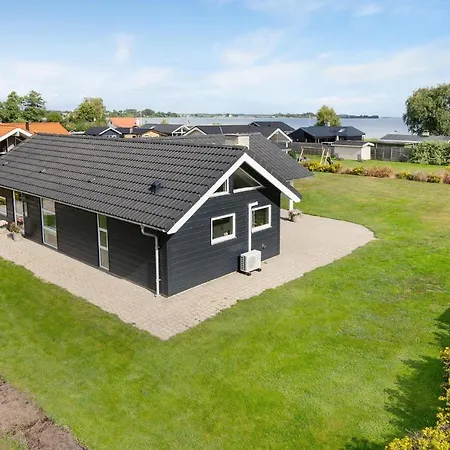 Lovely In Sjolund With Kitchen * Hejls