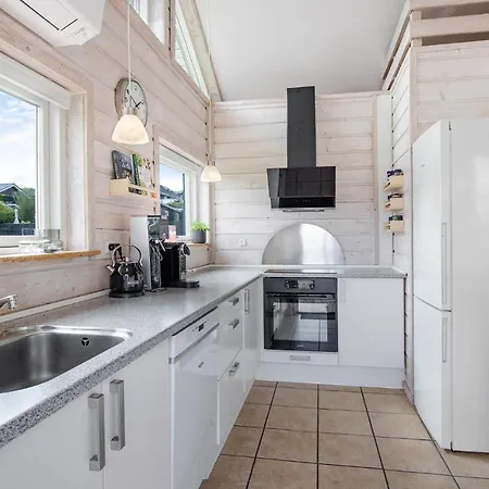 Lovely In Sjolund With Kitchen * Hejls